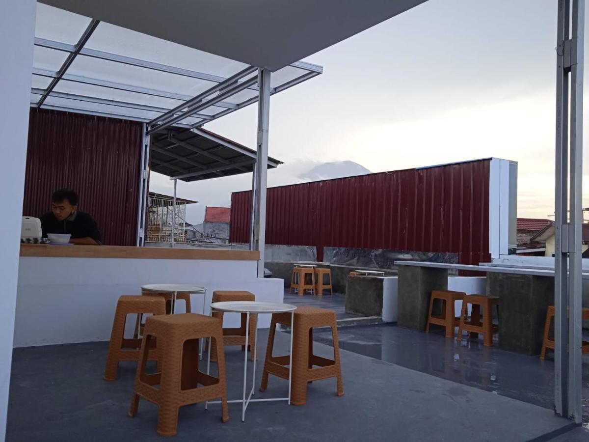Aur Kuning Hostel Bukittinggi Exterior foto
