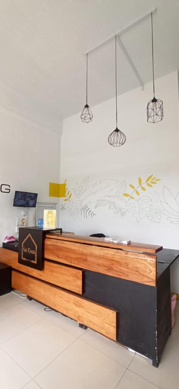 Aur Kuning Hostel Bukittinggi Exterior foto